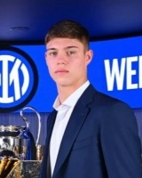 巴媒：达成协议，桑托斯租借国米中卫帕拉西奥斯1年